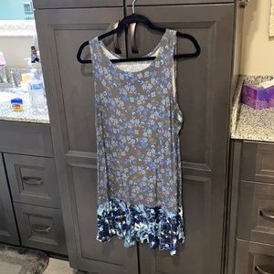 Tank with ruffle bottom